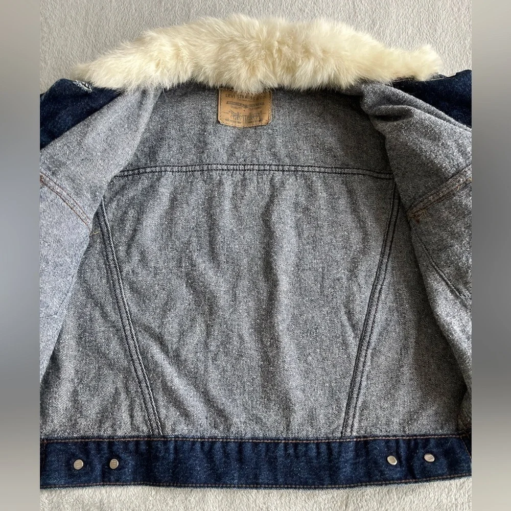 Vintage Levi's Fur Collar Denim Trucker Jacket Women's Size M USA - Picture 5 of 10